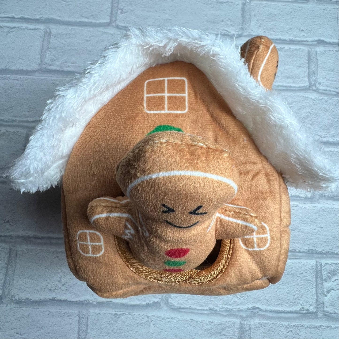 Gingerbread House with Gingerbread men Christmas Toy