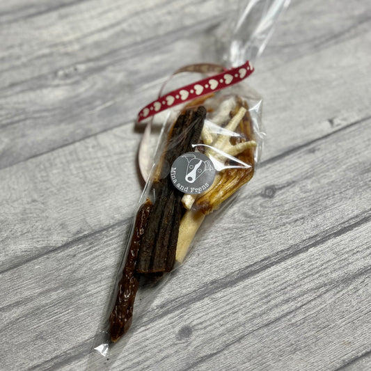 Mina and Frens Natural Treat Cone