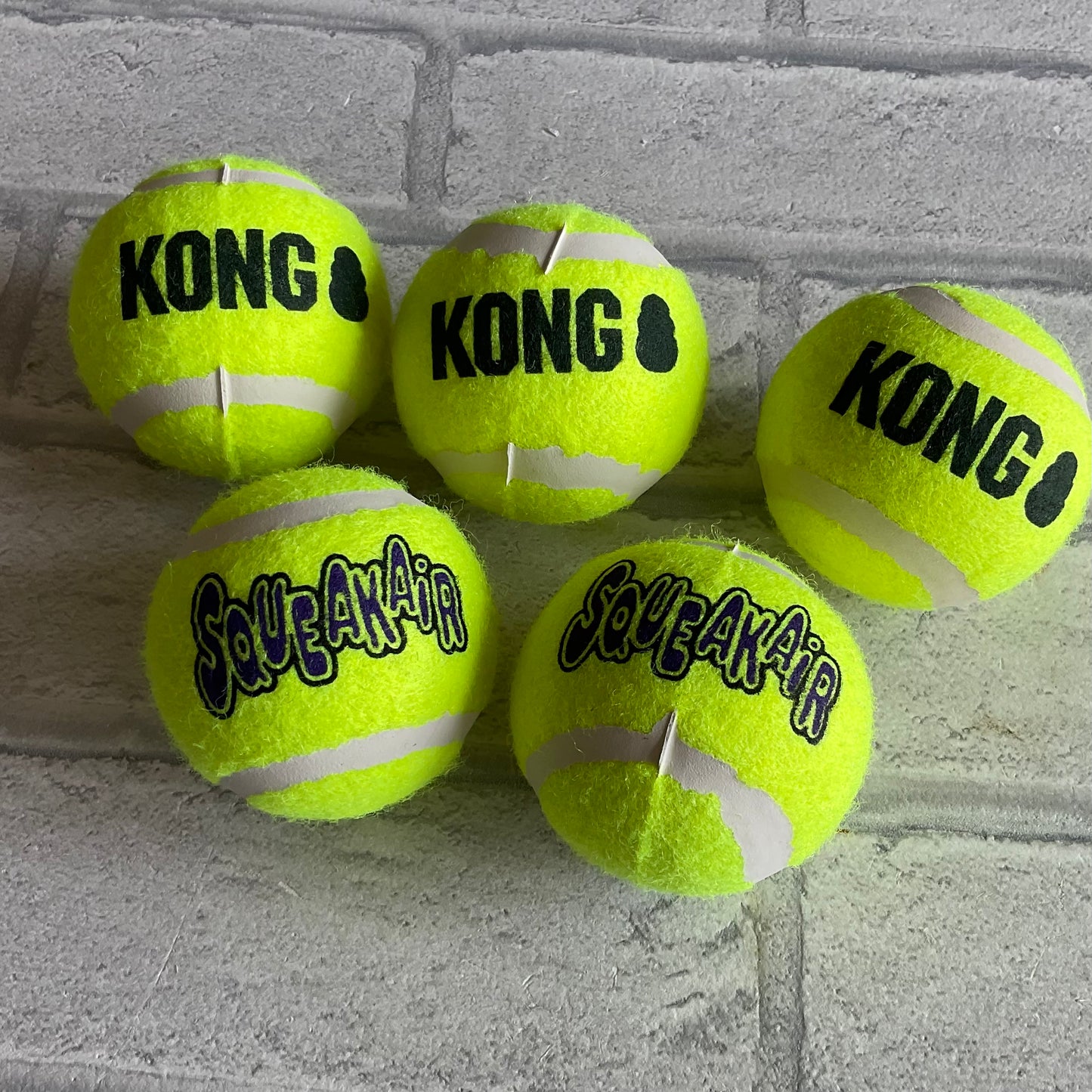Kong Squeakair Ball
