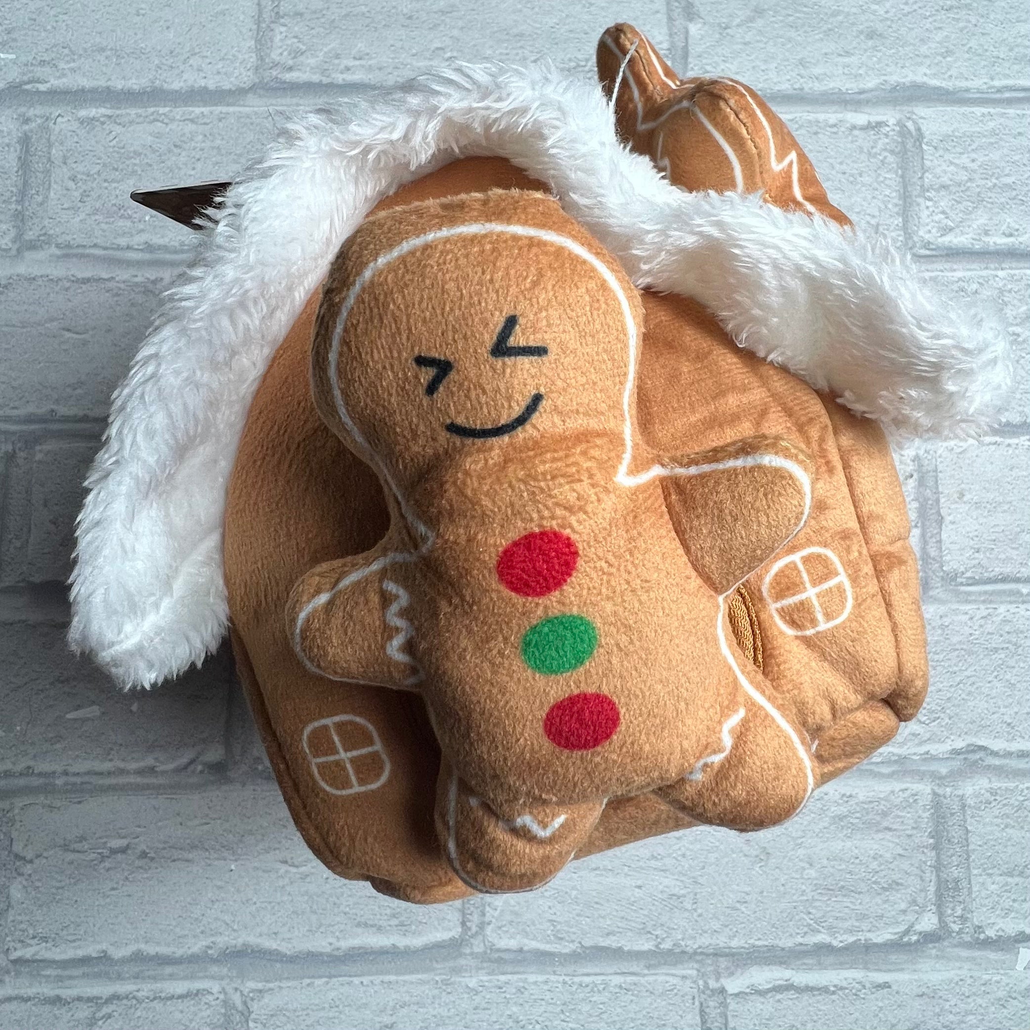 Gingerbread House with Gingerbread men Christmas Toy Mina and Frens